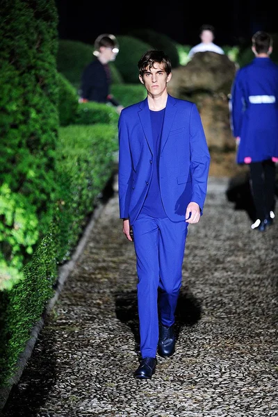 Look 23